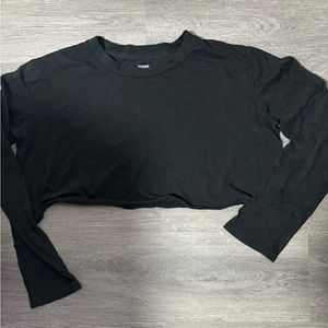 VS pink cropped black tshirt size M